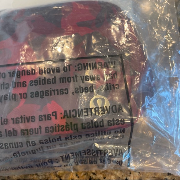 NWT Everywhere Belt Bag Limited Edition Chinese New Year Red Rabbit Print Camo - Picture 14 of 16